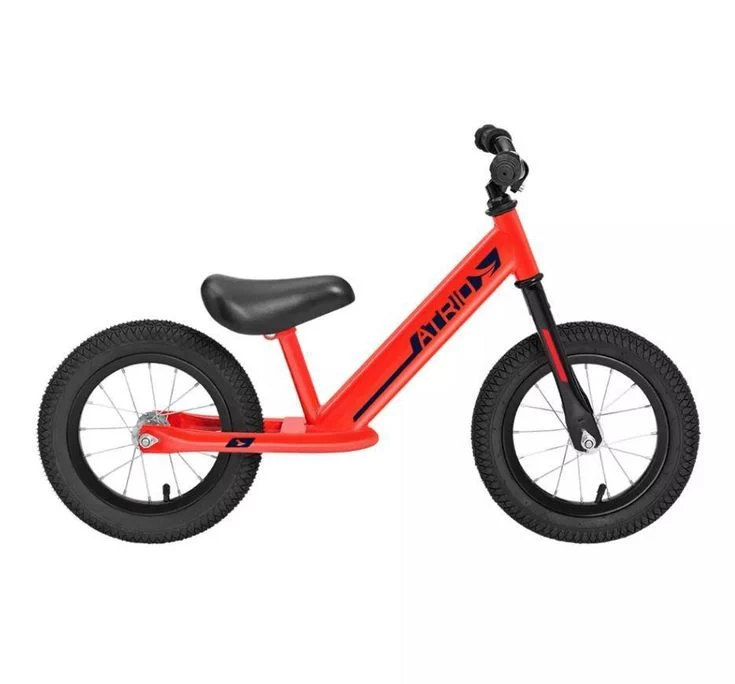 bicicleta de equilíbrio vermelha
