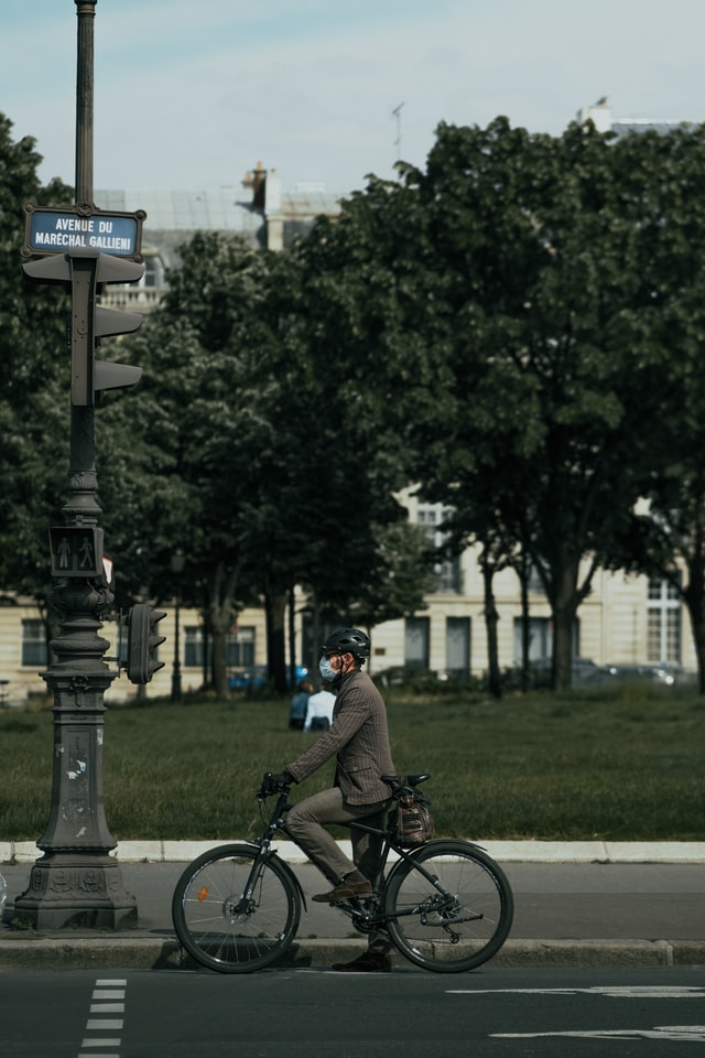 Ciclista na cidade, vantagens da bike na pandemia